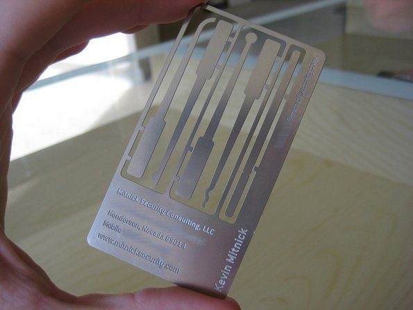 kevin-mitnick-security-consulting-business-card-lockpicks