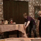 table_cloth_pull