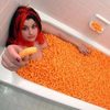 girl_cheese_puff_bath