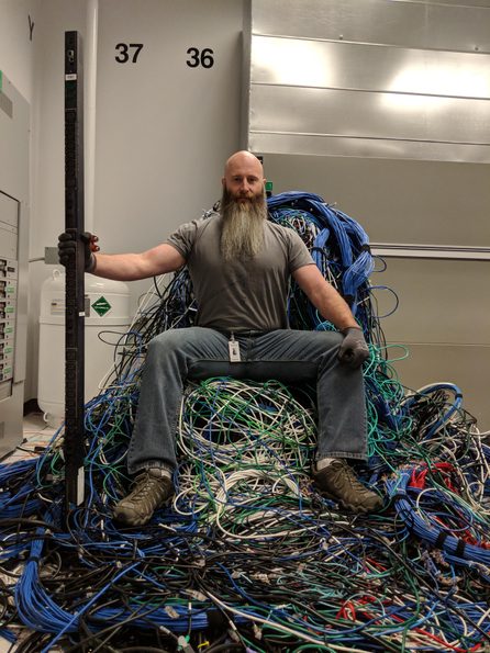 network-datacenter-cable-boss